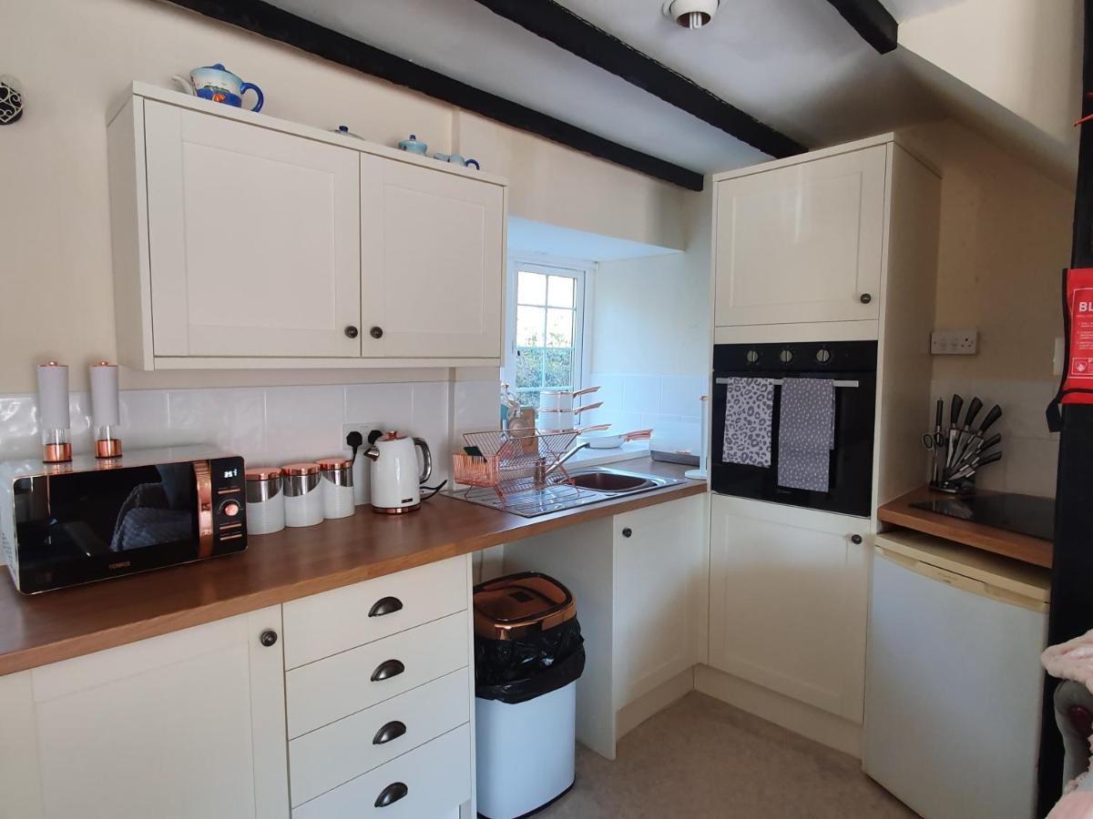 No 4 Trelawney Apartment - Onsite Bar - Restaurant - Horse Riding Menheniot Exteriör bild