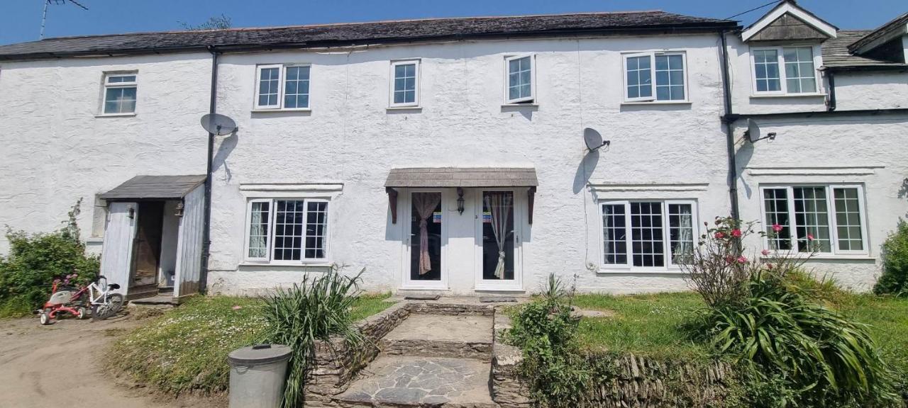 No 4 Trelawney Apartment - Onsite Bar - Restaurant - Horse Riding Menheniot Exteriör bild