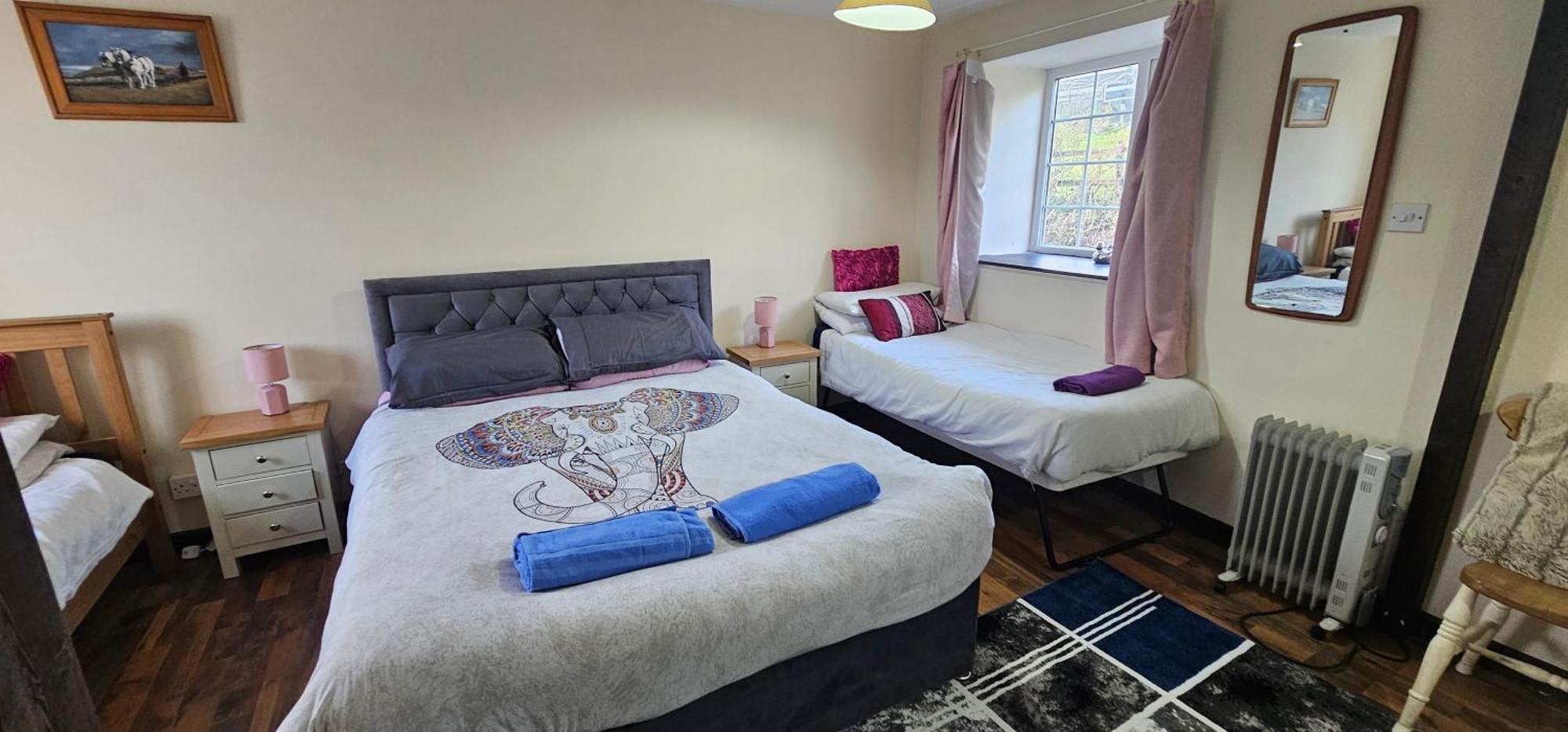No 4 Trelawney Apartment - Onsite Bar - Restaurant - Horse Riding Menheniot Exteriör bild